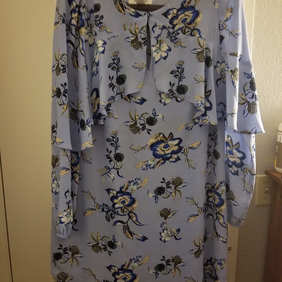 Dress - Picture 5 of 5